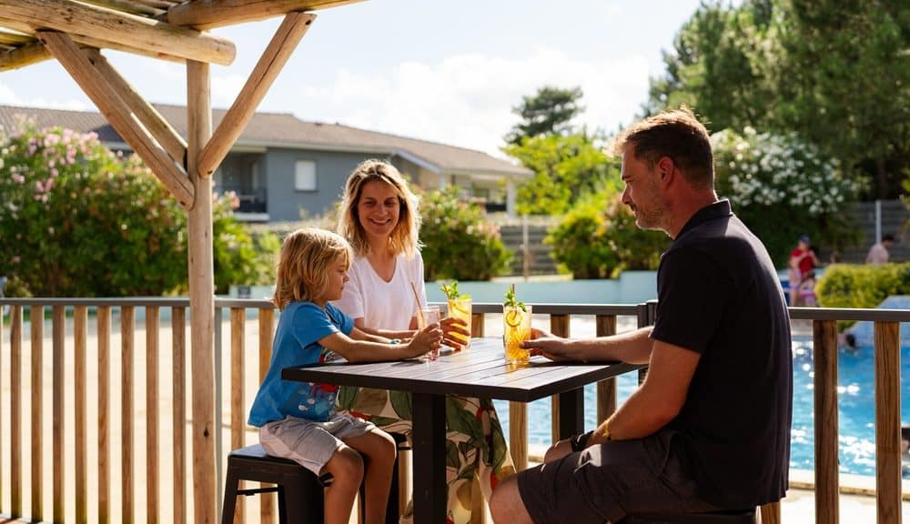Vacances nature en camping : pourquoi devenir propriétaire de son mobil-home ?